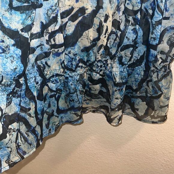 ✨Chico’s Sheer Blue Embellished Elastic Sz 3X Blouse✨ - Picture 10 of 10